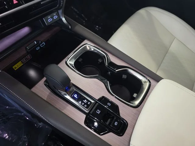 New 2026 Eminent White Pearl Lexus PREMIUM PLUS image 22
