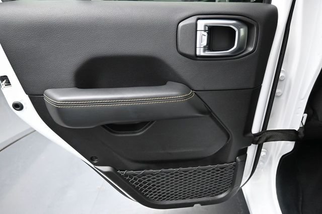 Used 2025 White Jeep Sahara image 11