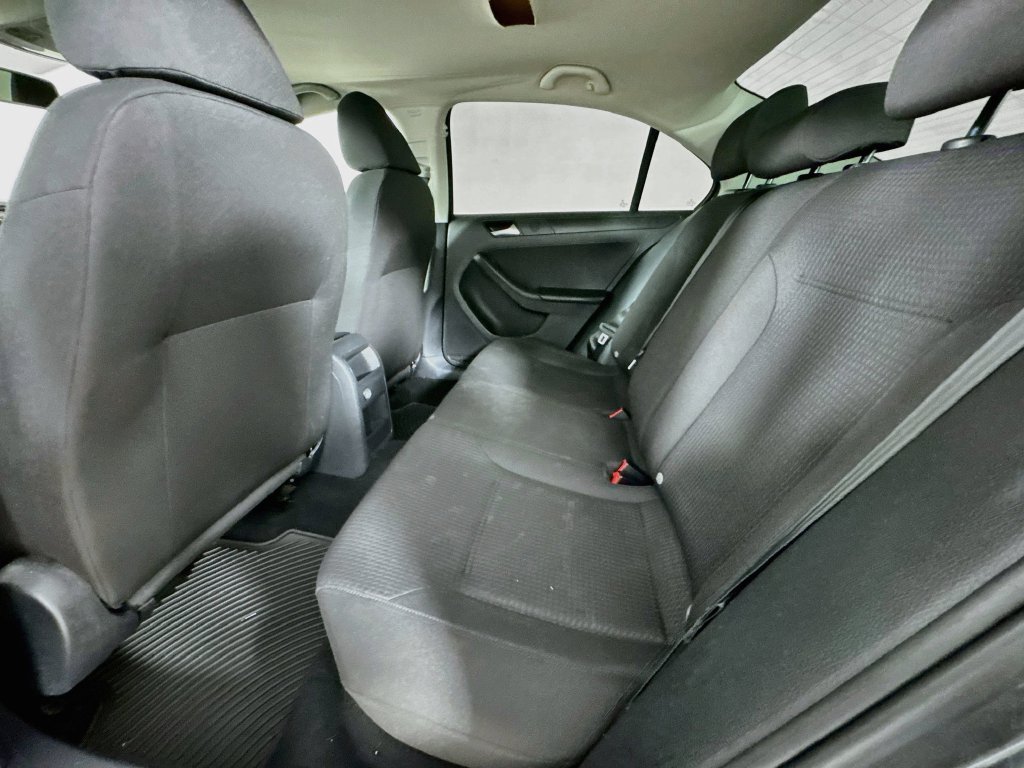 Used 2016 Platinum Gray Metallic Volkswagen 1.4T S image 26