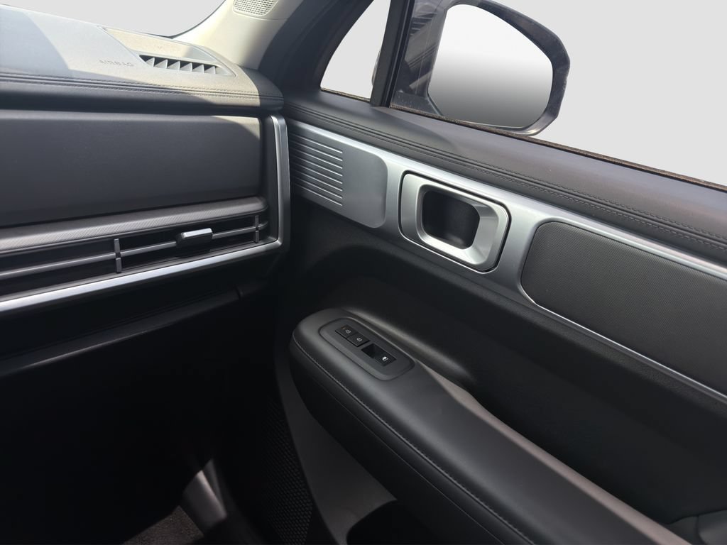 Used 2024 Black Hyundai SEL image 26
