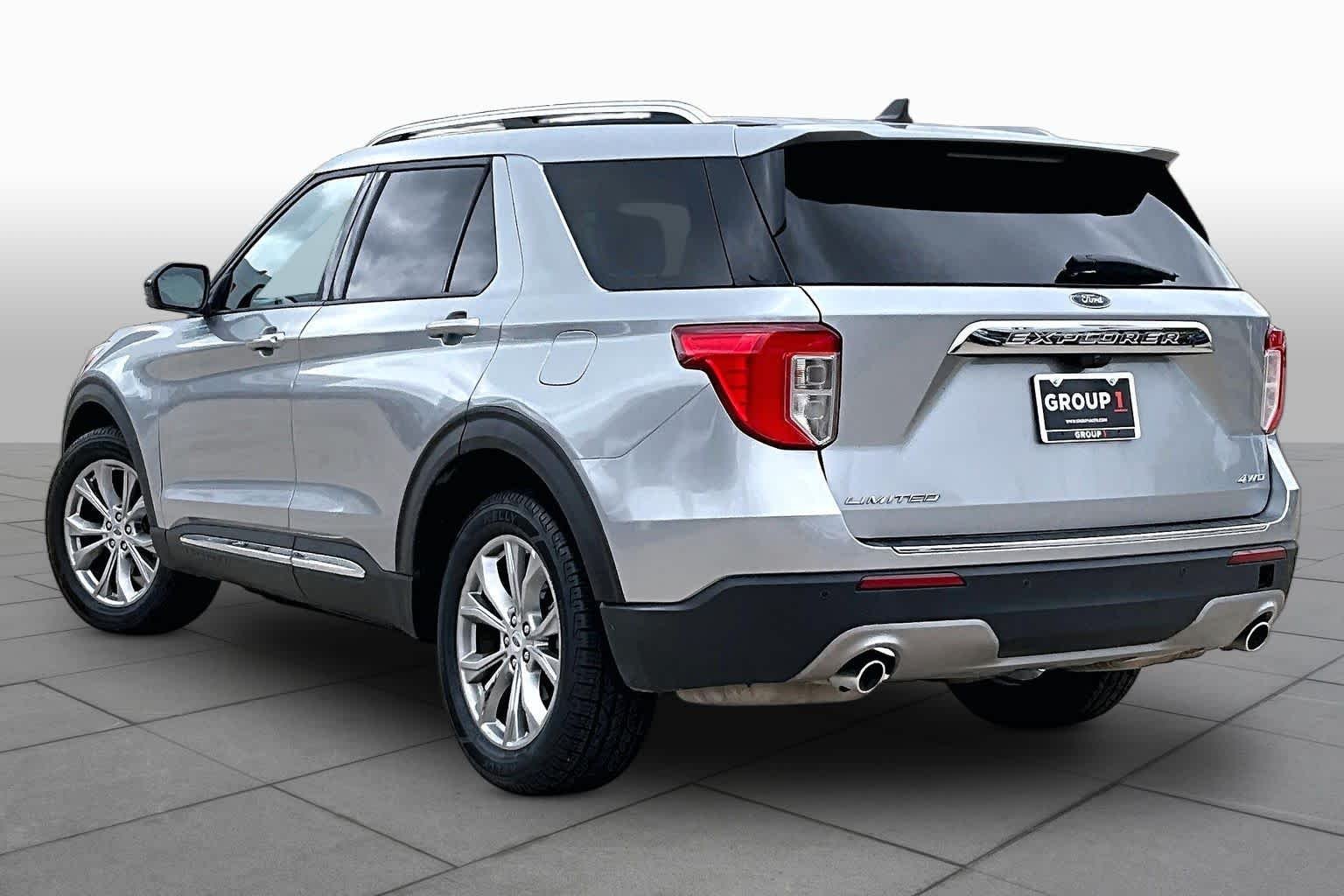 Used 2023 Iconic Silver Ford Limited image 12