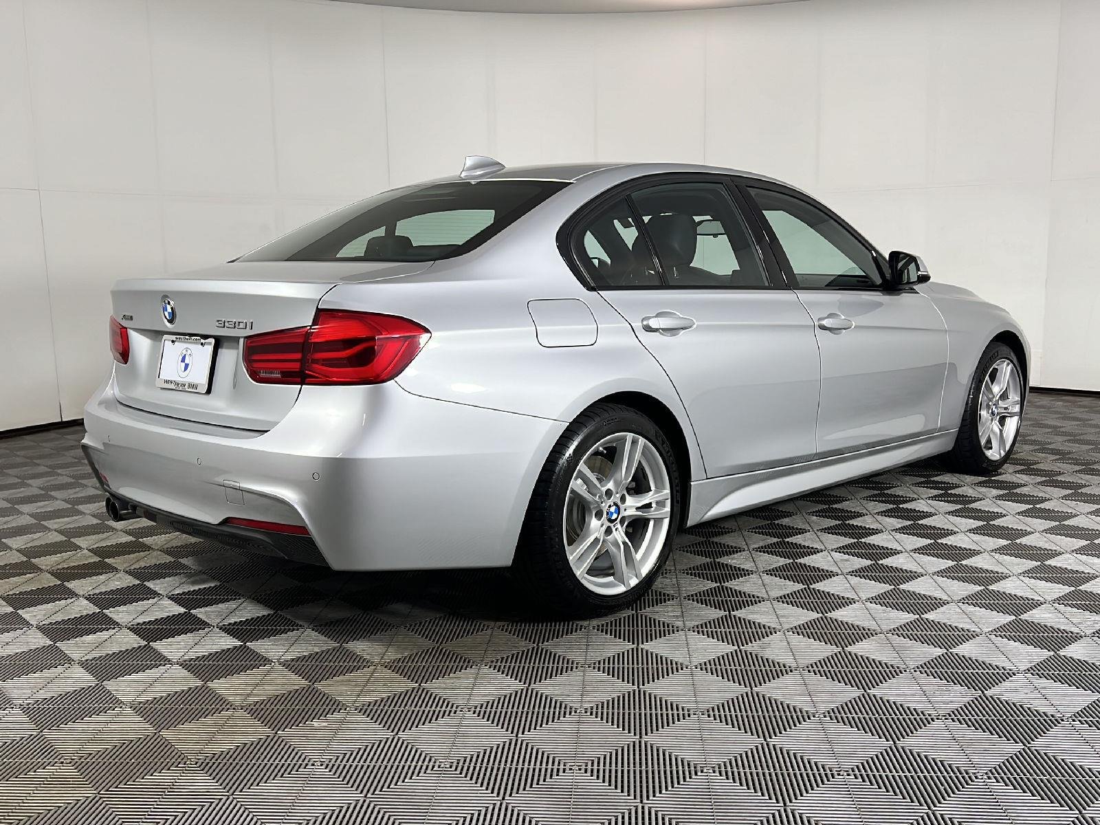 Used 2017  BMW 330i xDrive image 5