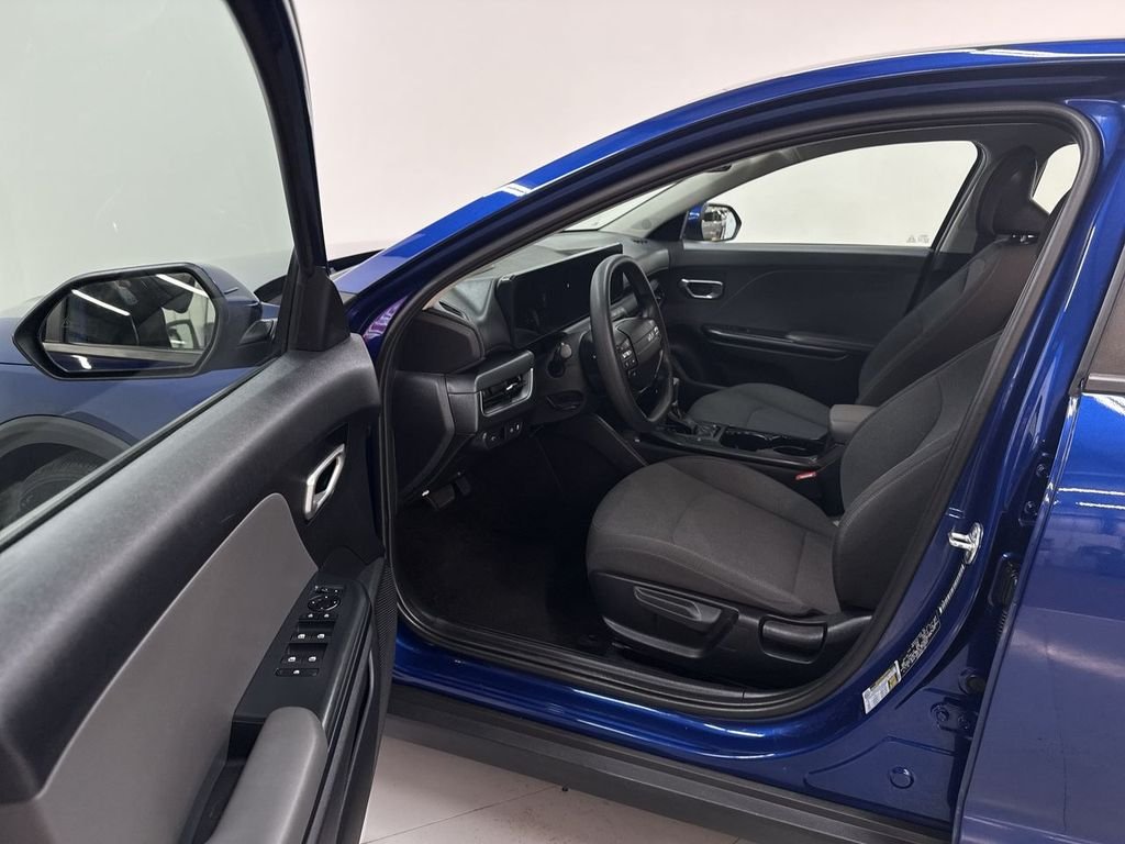 Used 2025 Deep Sea Blue Kia LXS image 13