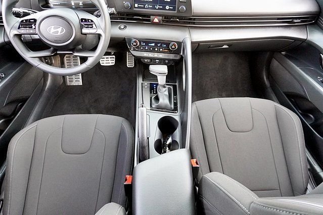 Used 2026 White Hyundai SEL Sport image 18