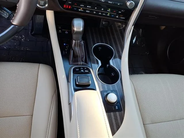 Used 2019 CAVIAR Lexus Base image 17