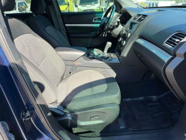 Used 2016 Blue Ford XLT image 25