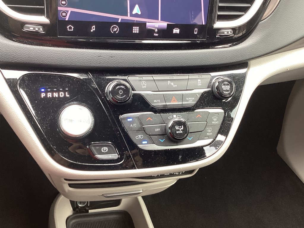 Used 2022 Gray Chrysler LX image 29