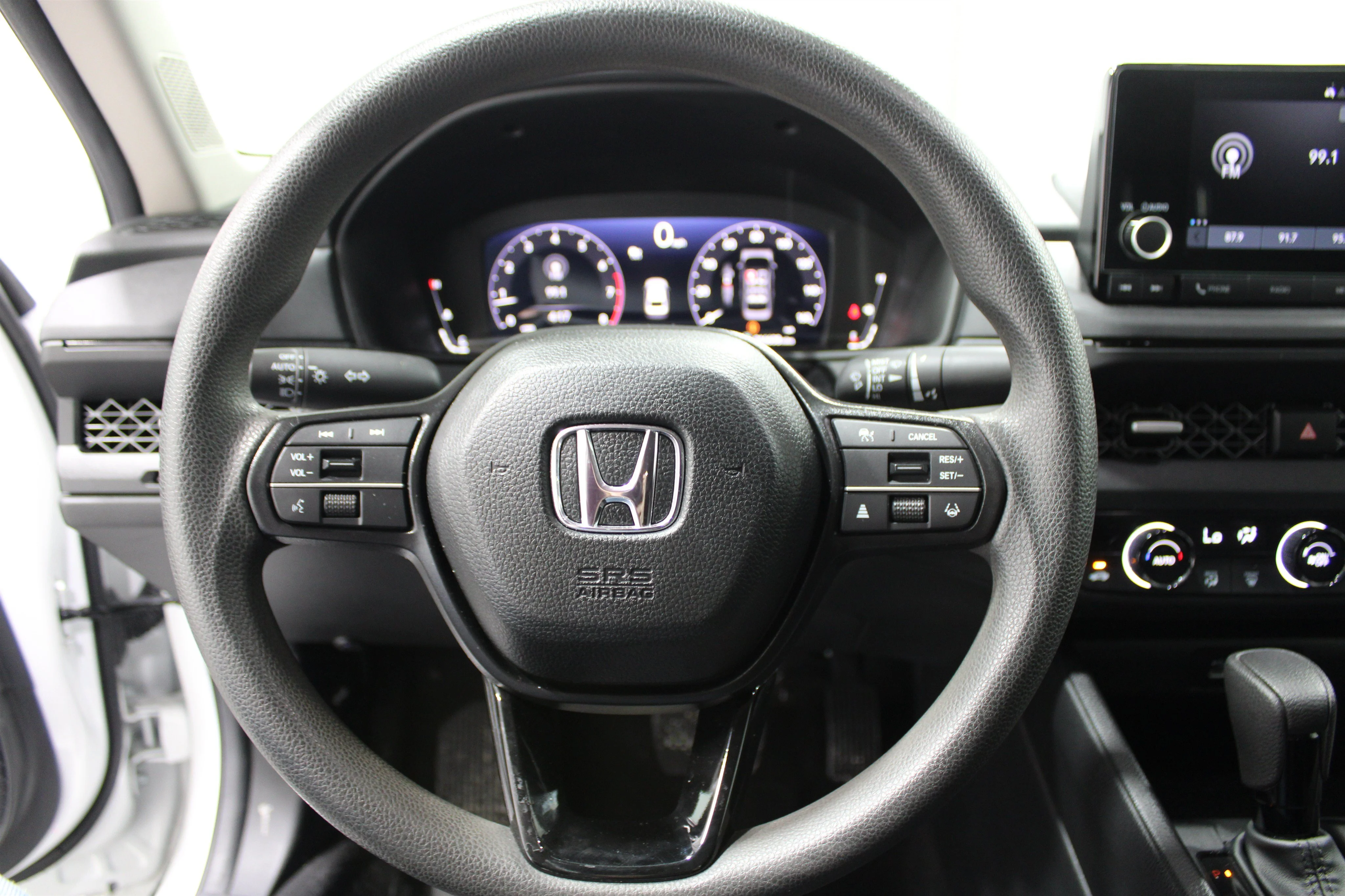 2025 Honda Accord SE - Photo 9