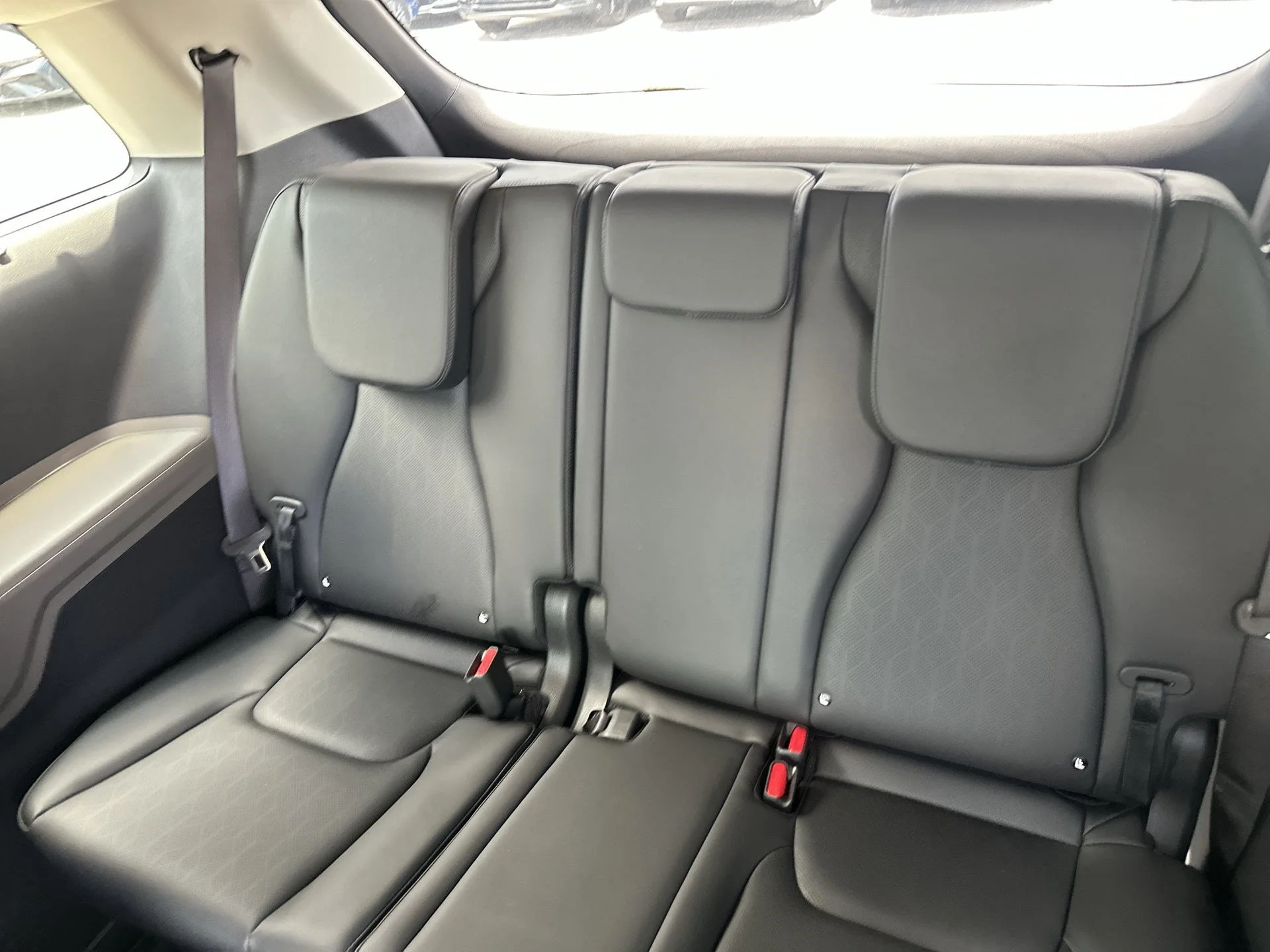 New 2026 Snow White Pearl Kia EX image 24