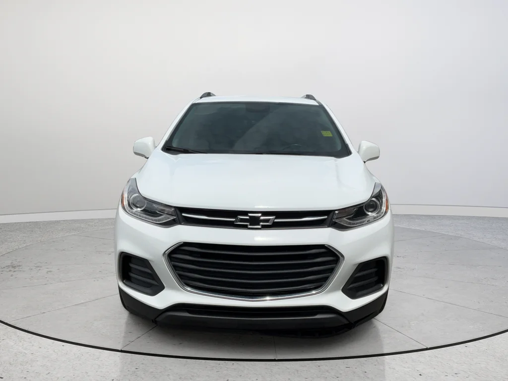 Used 2022 White Chevrolet LT image 4