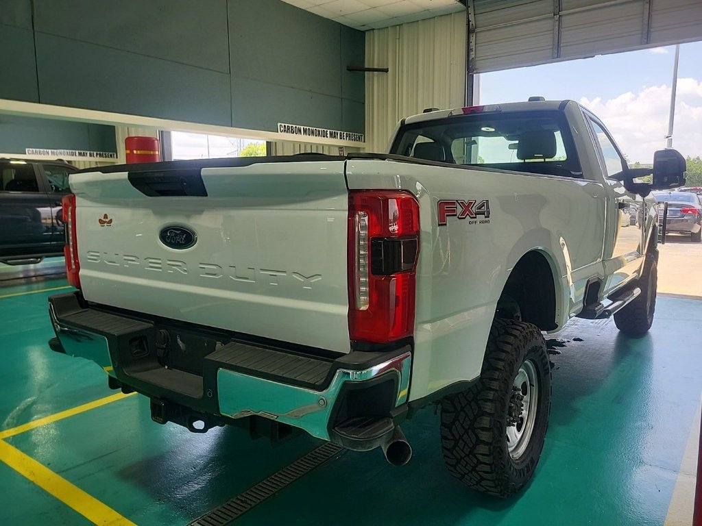 Used 2023 Oxford White Ford XL image 2