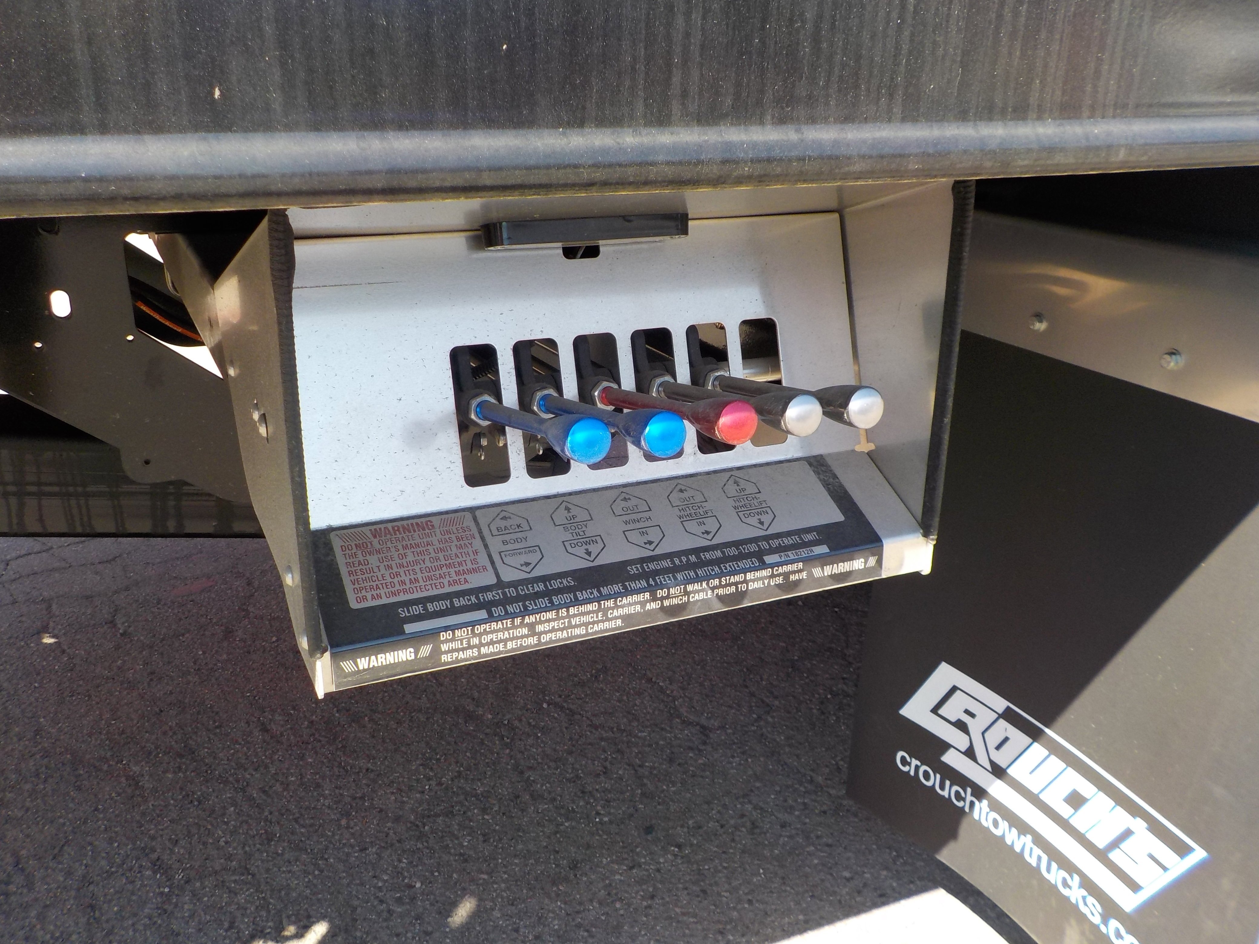 Used 2024 White ISUZU  image 18