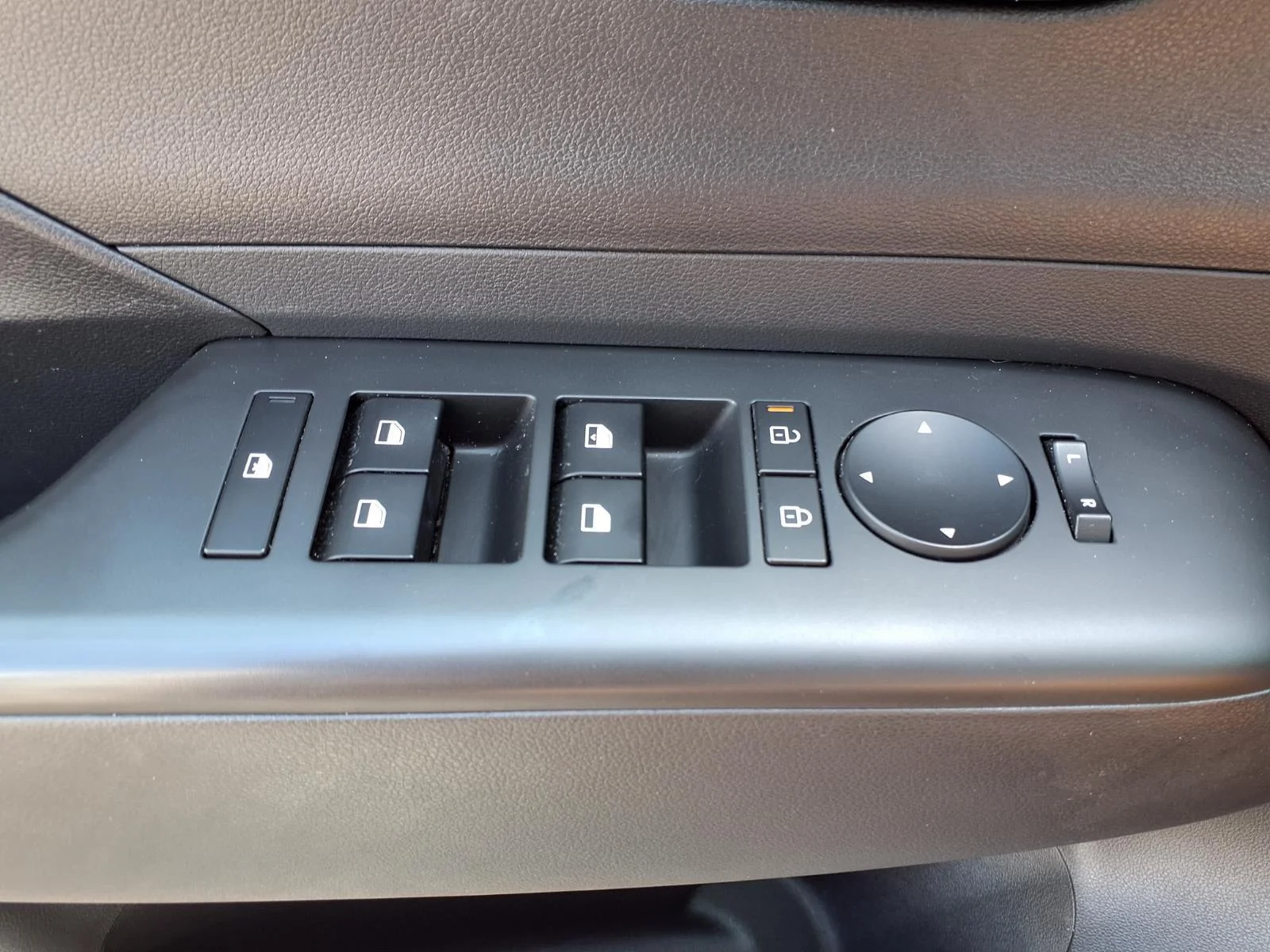 Used 2025 Cyber Gray Metallic Hyundai SEL image 16
