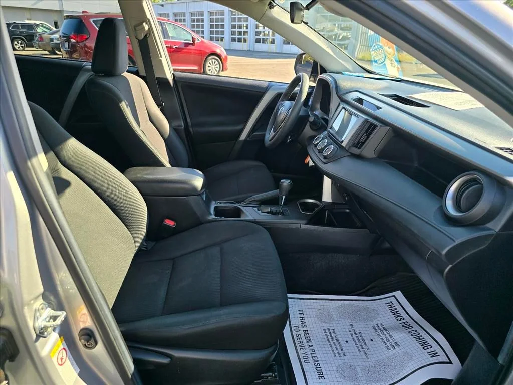 Used 2018 Silver Toyota LE image 14