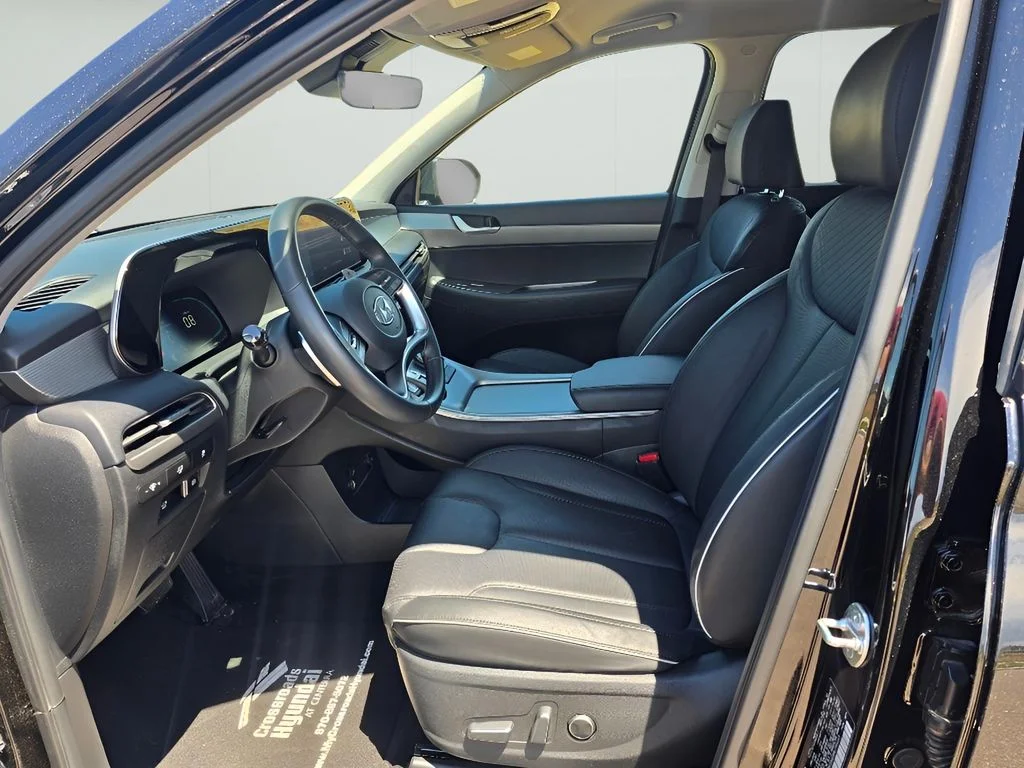 Used 2024 Abyss Black Pearl Hyundai SEL 7P image 9