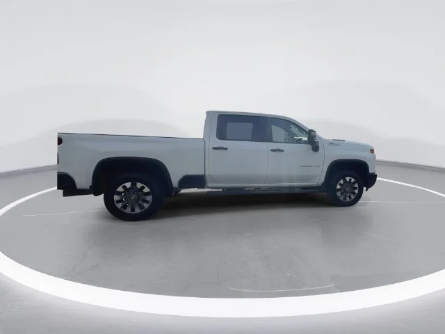 Used 2024 White Chevrolet Custom image 12