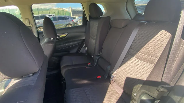 Used 2020 White Nissan SV image 18