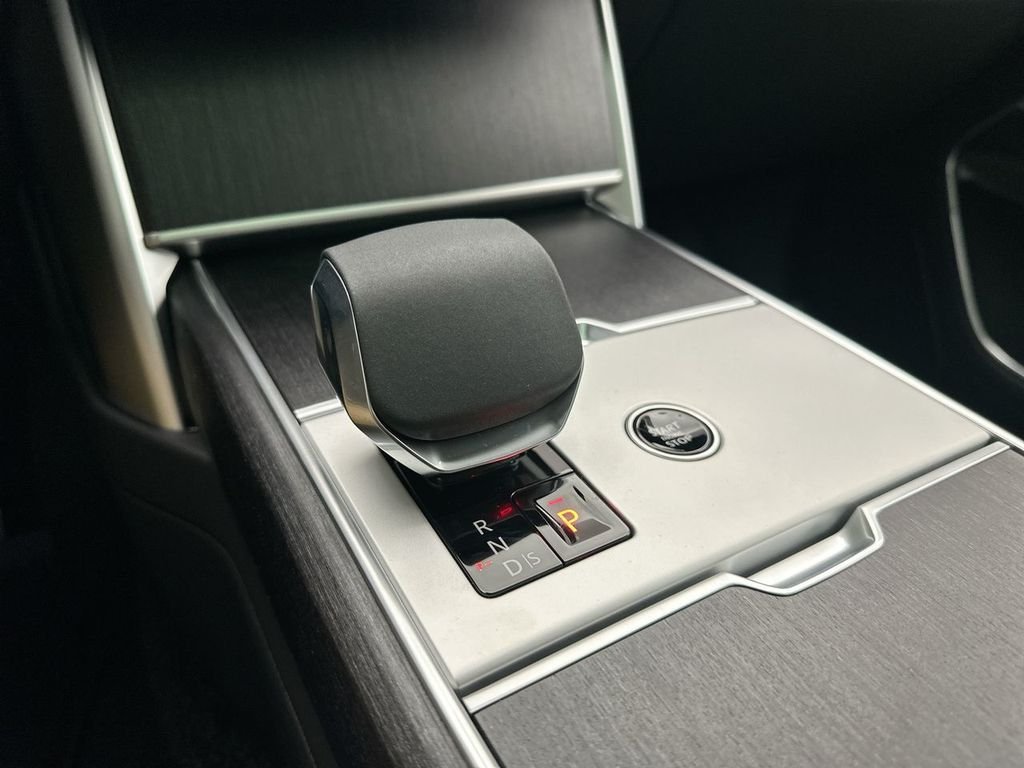 New 2026 Fuji White Land Rover SE image 12