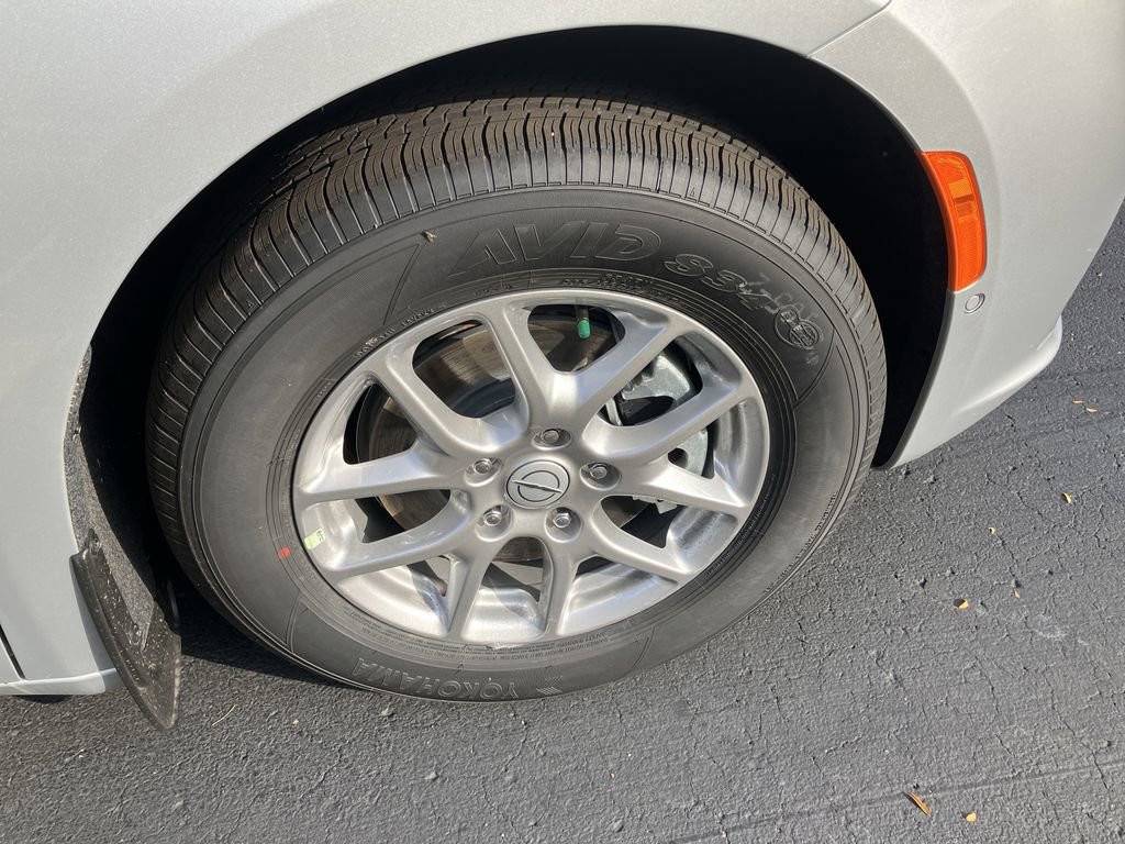 2026 Chrysler Pacifica Select - Photo 11