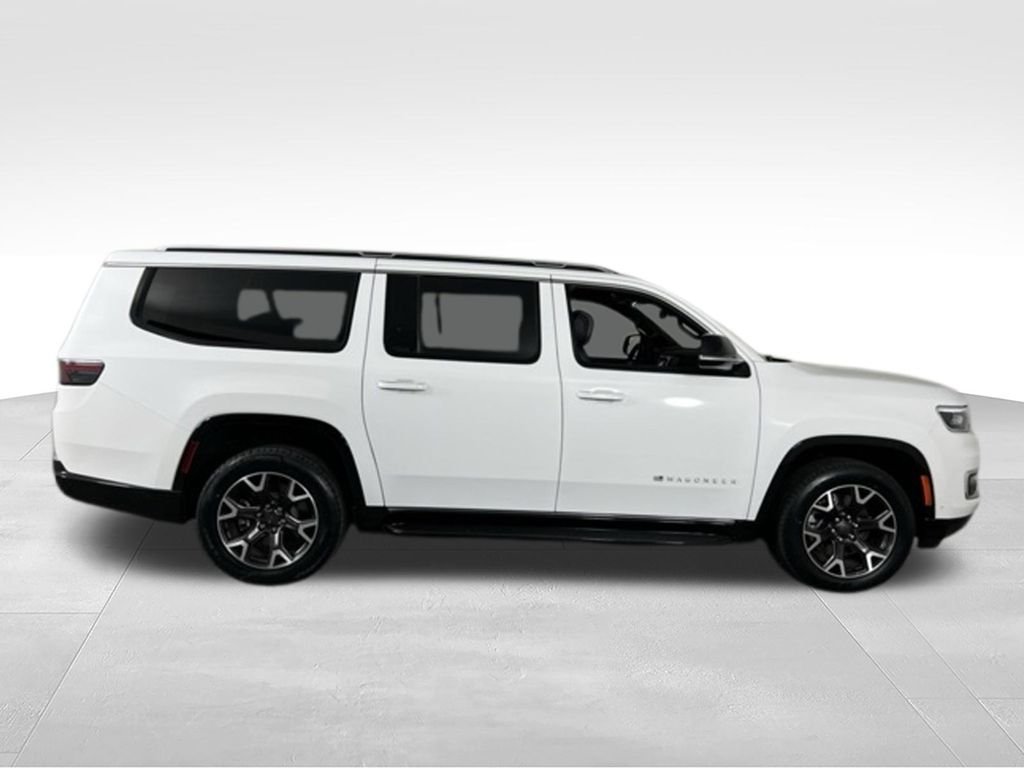 2023 Jeep Wagoneer L Series III - Photo 5