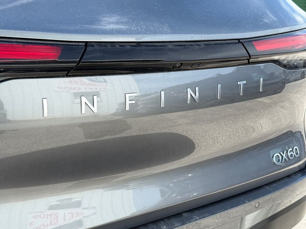 New 2027 GRAPHITE SHADOW INFINITI Luxe FWD image 10
