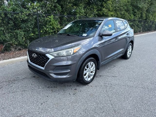 Used 2020 Gray Hyundai SE image 1