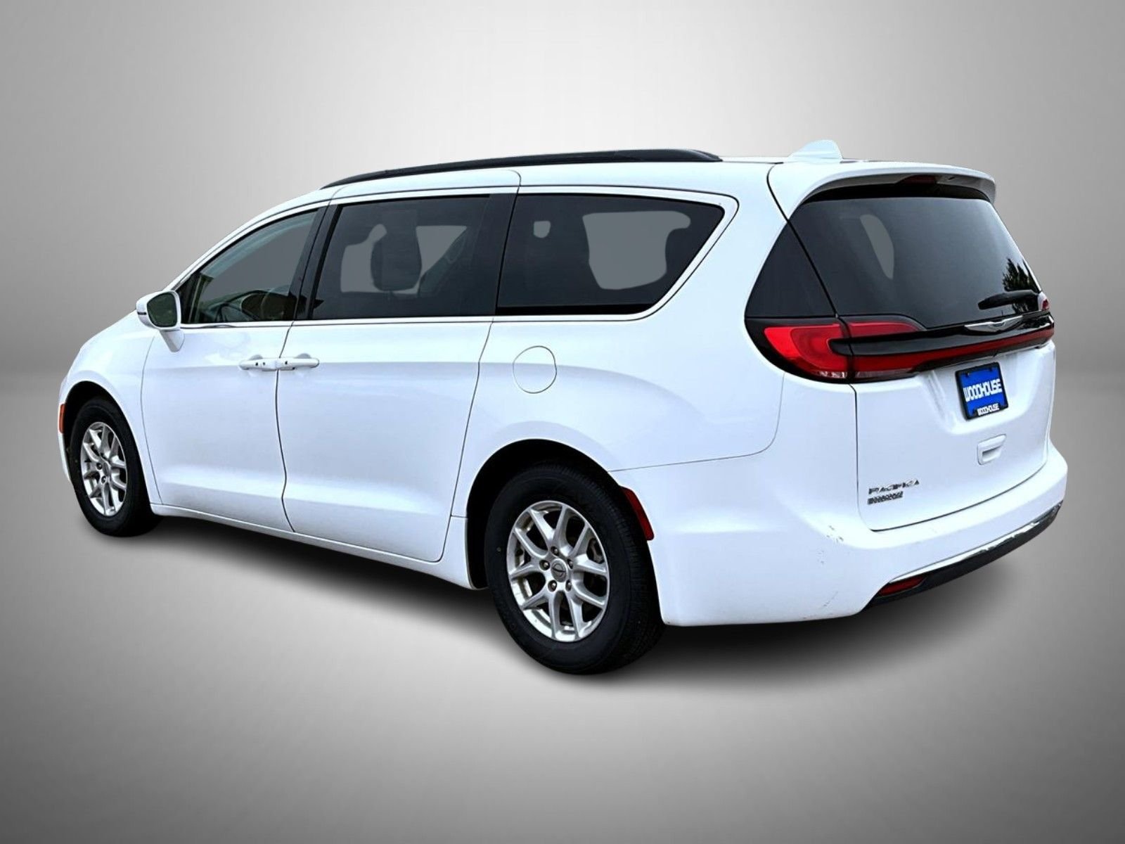 Certified Used 2022 White Chrysler Touring L image 7