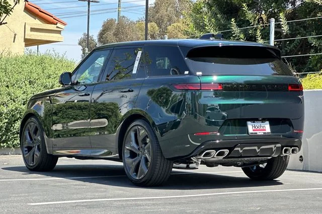 New 2026 British Racing Green Land Rover Dynamic SE image 3