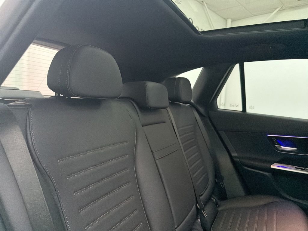 New 2026 Polar White Mercedes-Benz GLC 300 image 26