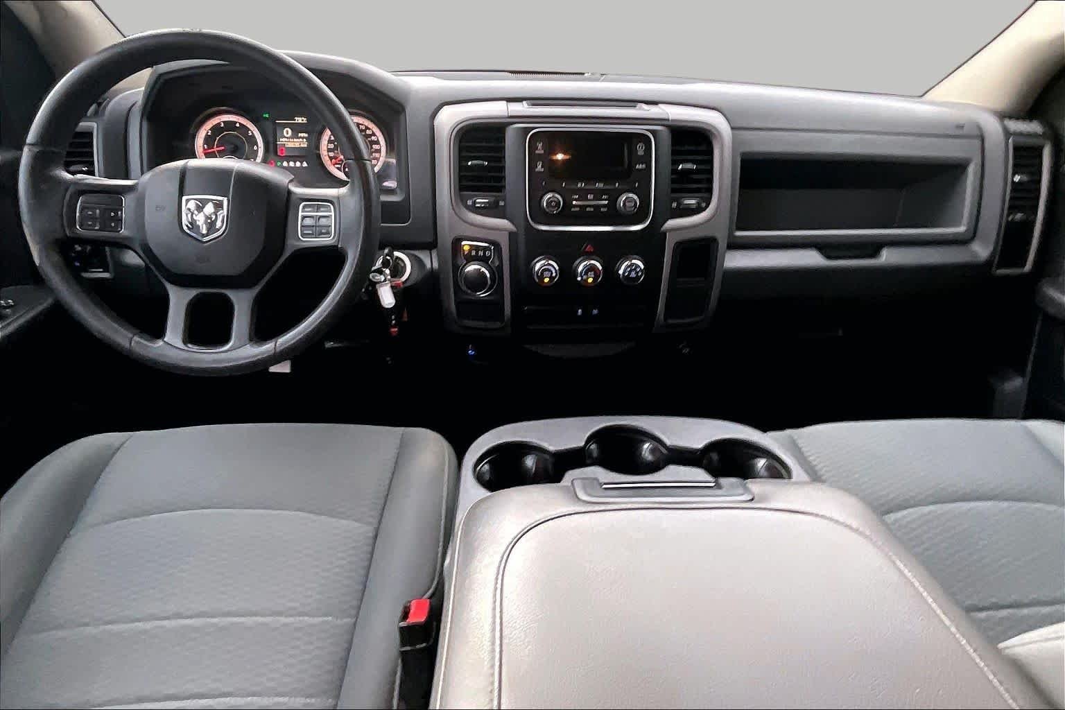 Used 2016 Brilliant Black Crystal Pearlcoat Ram Express image 15
