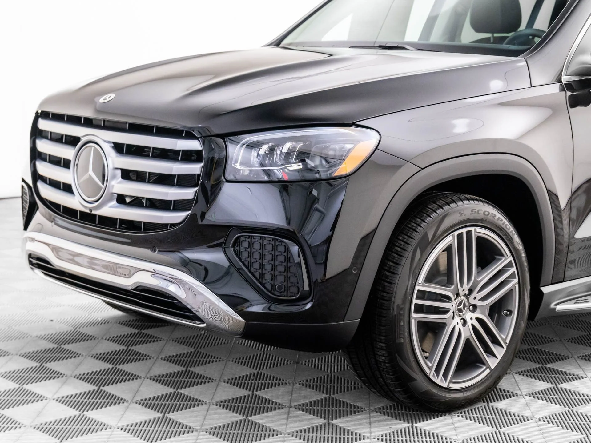 New 2026 Black Mercedes-Benz GLS 450 image 38