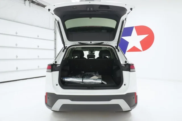 New 2026 Pure White Volkswagen 2.0T SE image 7