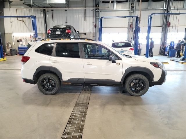 Used 2023 Crystal White Pearl Subaru Wilderness image 8