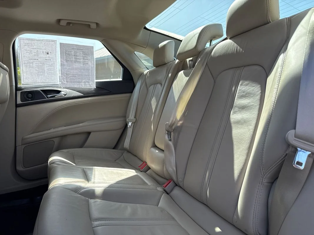 Used 2019  Lincoln Reserve I image 12