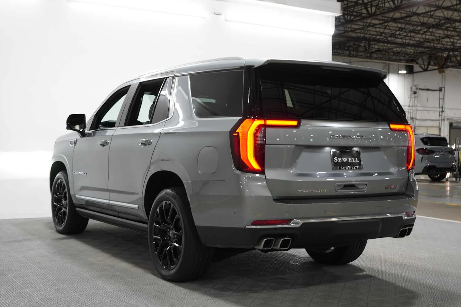 Used 2025 Sterling Metallic GMC Denali image 6
