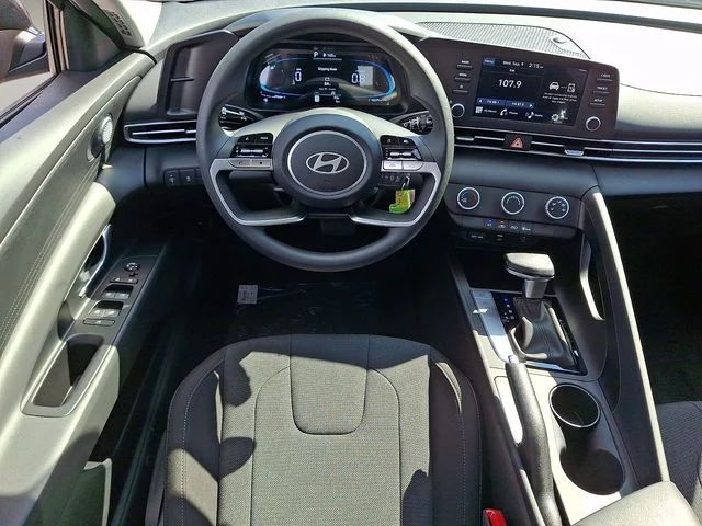 New 2026 Black Hyundai SE image 8
