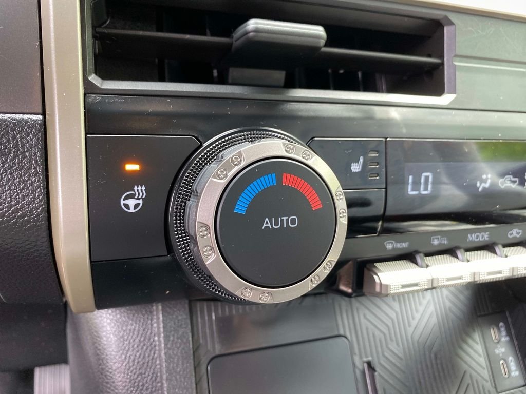 Used 2025 White Toyota SR5 image 16