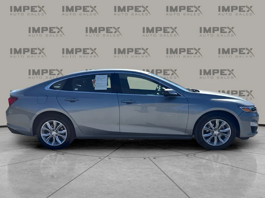 Used 2025 Gray Chevrolet LT image 6