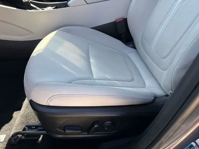 Used 2025 Gray Hyundai SEL image 28