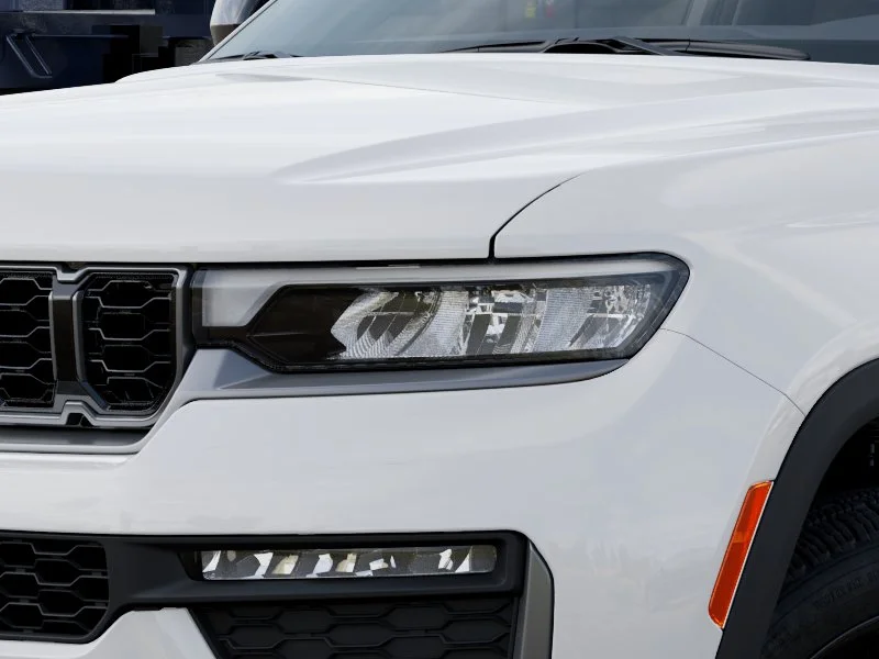 New 2027 Bright White Clear-Coat Paint Jeep Limited image 6