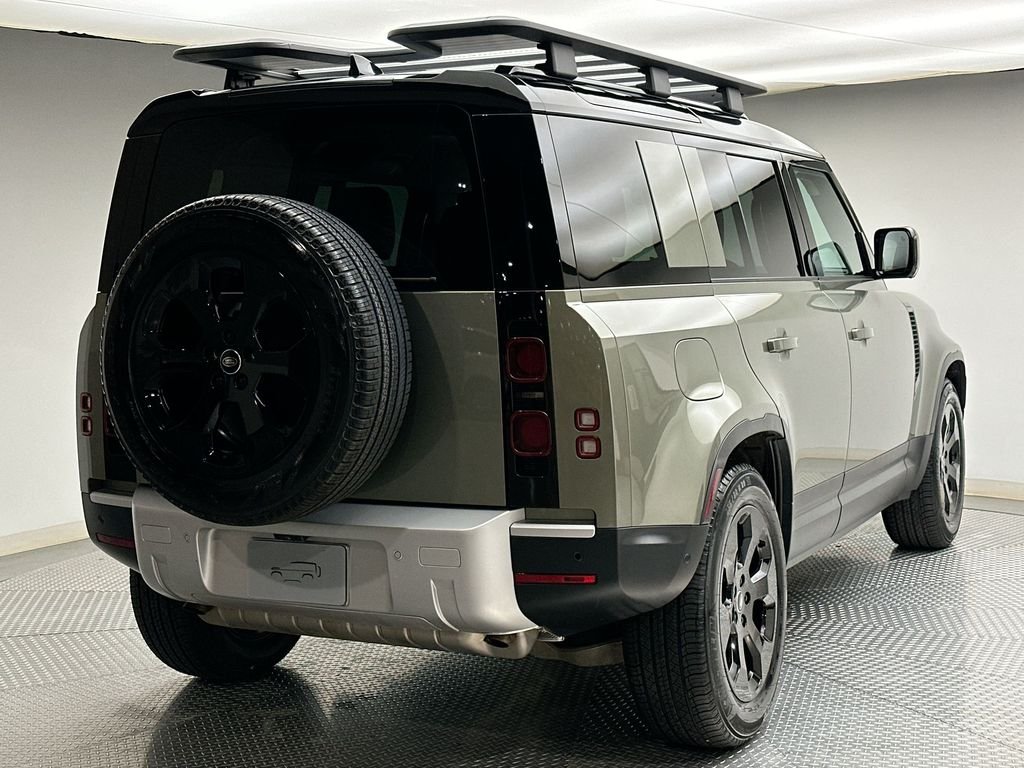 Used 2025 Pangea Green Metallic Land Rover S image 13