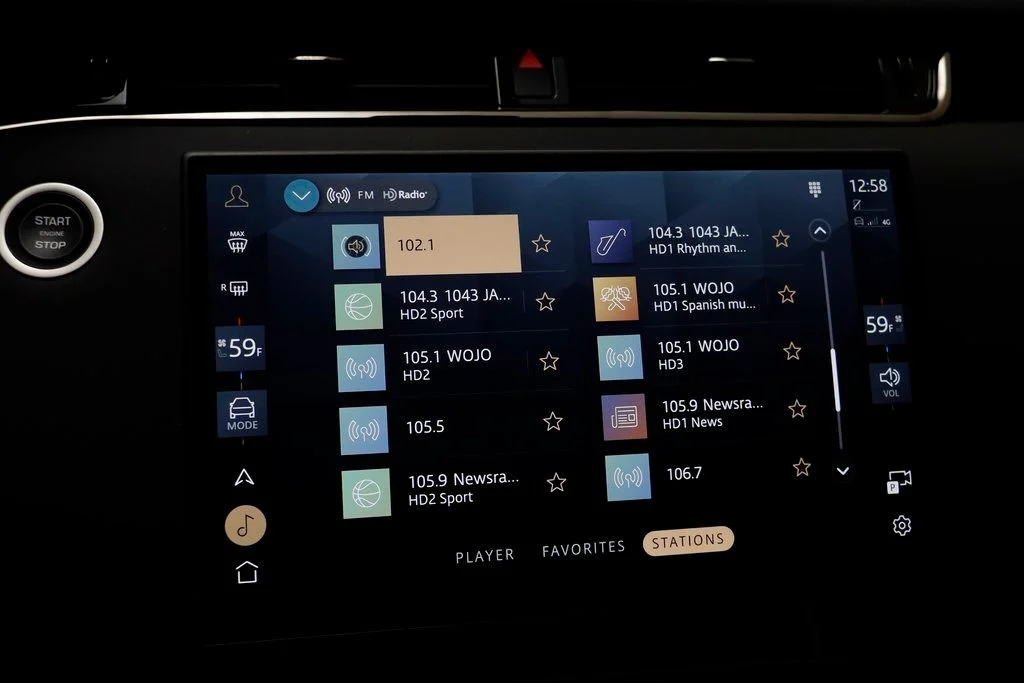 2026 Land Rover Range Rover Evoque Dynamic SE - Photo 11
