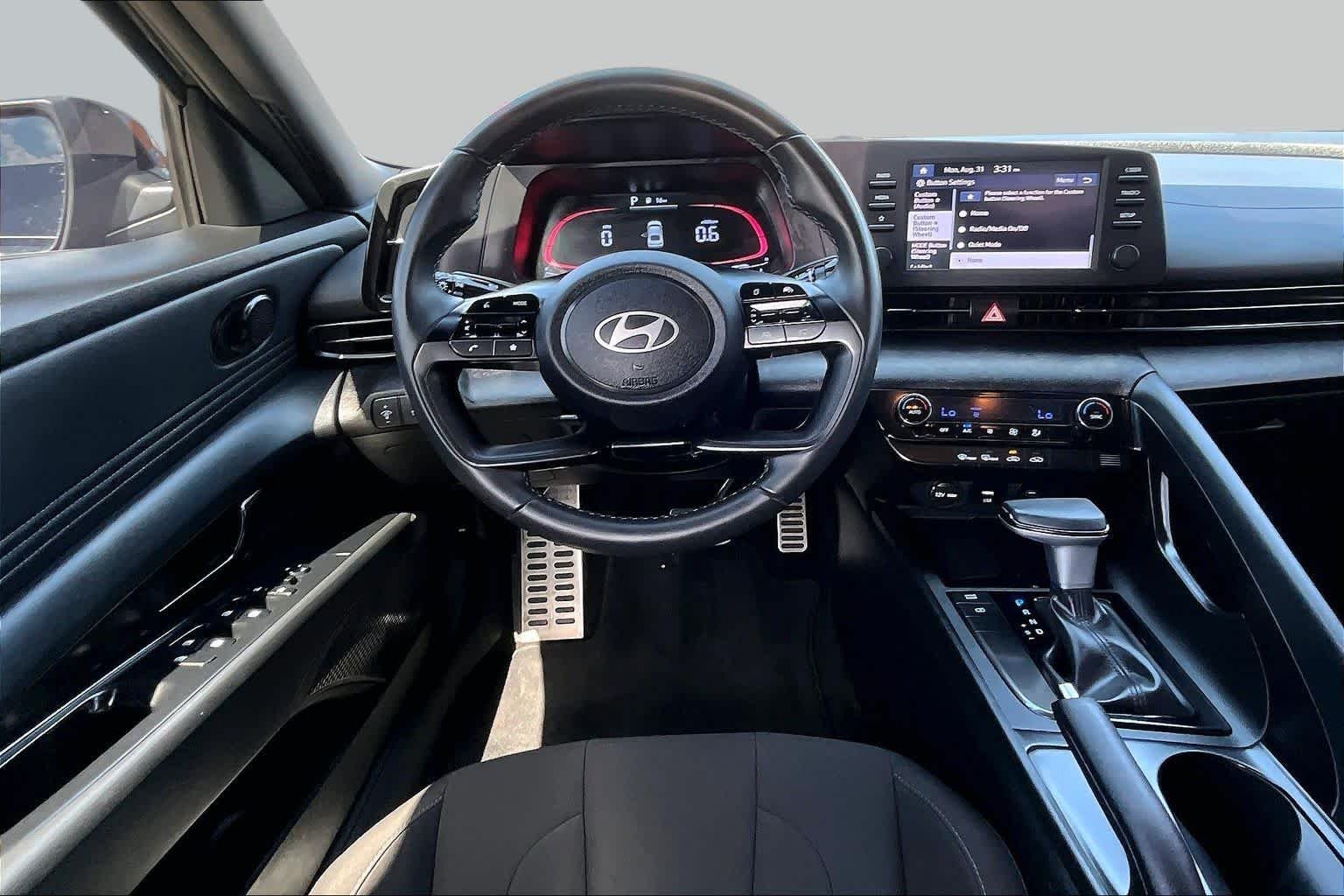 Used 2025 Abyss Black Hyundai SEL Sport image 6