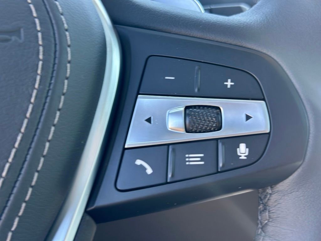 New 2026 Black Sapphire Metallic BMW xDrive40i image 30