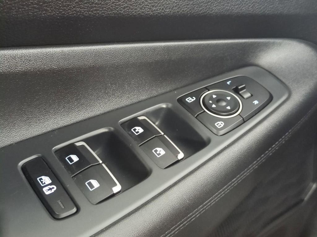 Used 2022 Black Hyundai SEL image 31