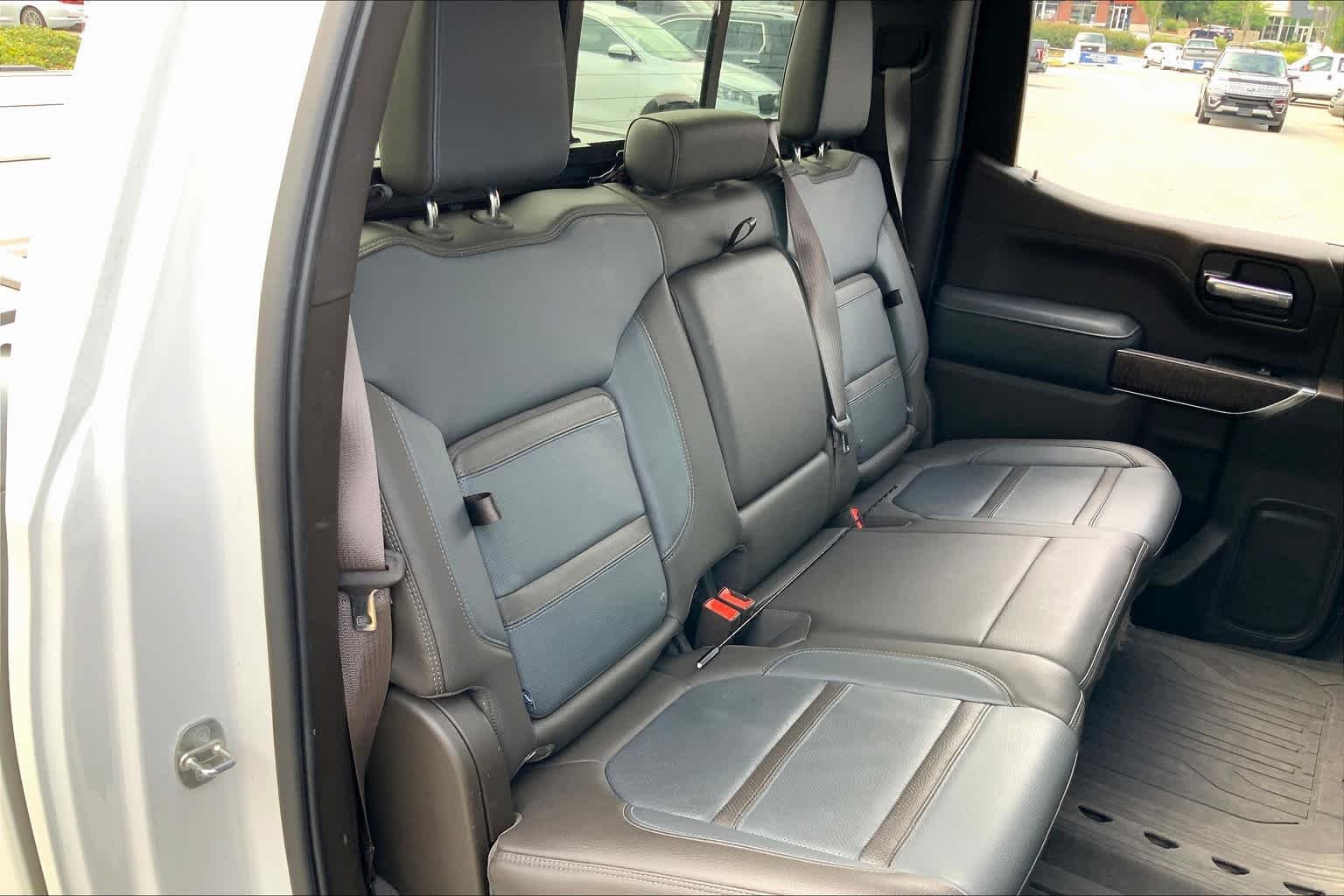 Used 2019 White Frost Tricoat GMC Denali image 20