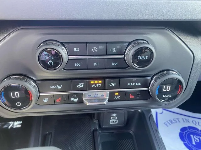 New 2026 Avalanche Gray Ford Outer Banks image 16