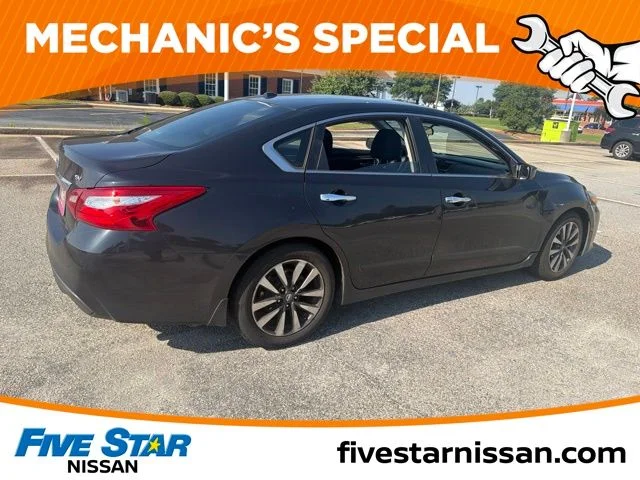Used 2017 Blue Nissan 2.5 SV image 9