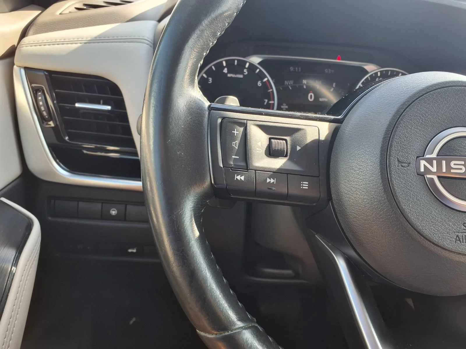 Used 2022 Blue Nissan SL image 15