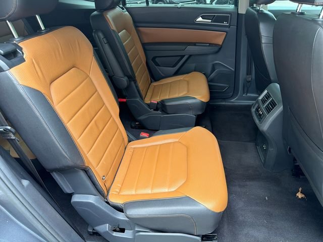 Used 2018 Gray Volkswagen SEL Premium image 15